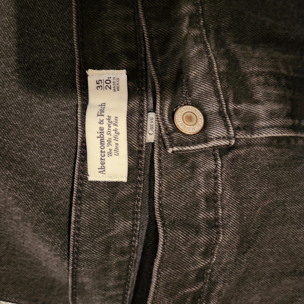 Abercrombie & Fitch Women's The 90s Straight Leg Ultra High Rise Jeans